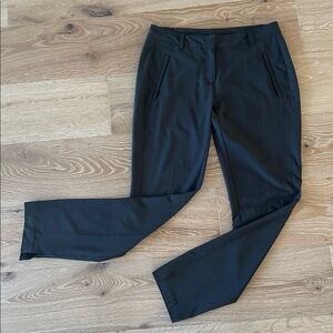 Women’s like new Slazenger Black golf pants Size 6